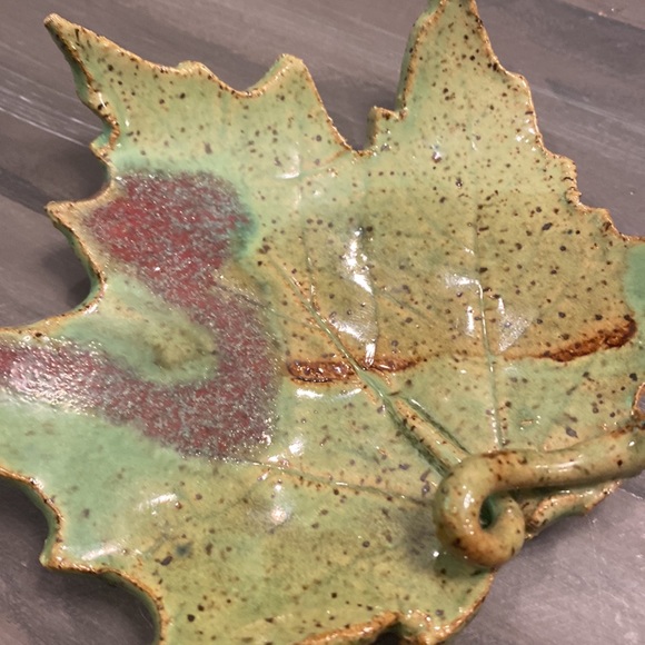 Hand made potter leaves - Picture 4 of 5